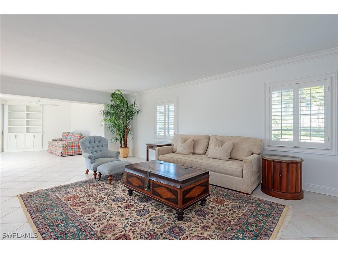 1568 Gulf Shore Boulevard N #5 Naples FL 34102 224092346 image2