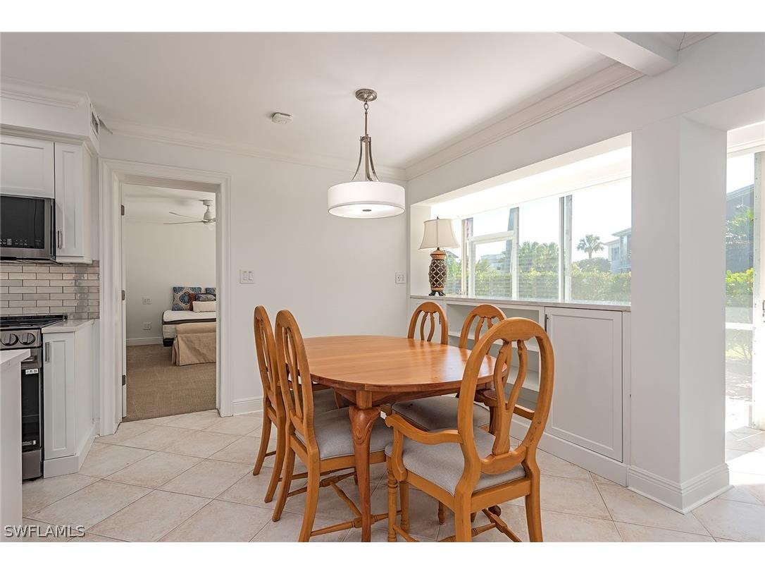 1568 Gulf Shore Boulevard N #5 Naples FL 34102 224092346 image4