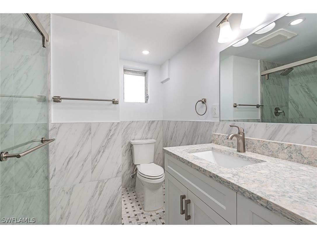 1568 Gulf Shore Boulevard N #5 Naples FL 34102 224092346 image8