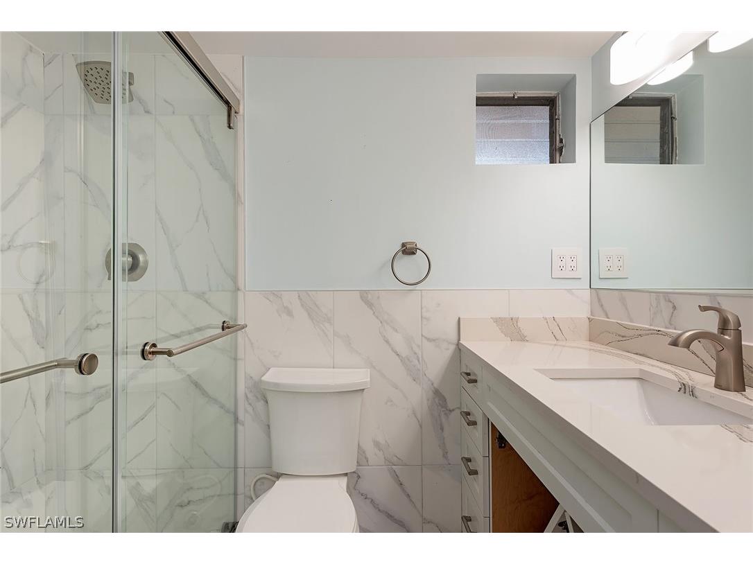 1568 Gulf Shore Boulevard N #5 Naples FL 34102 224092346 image9