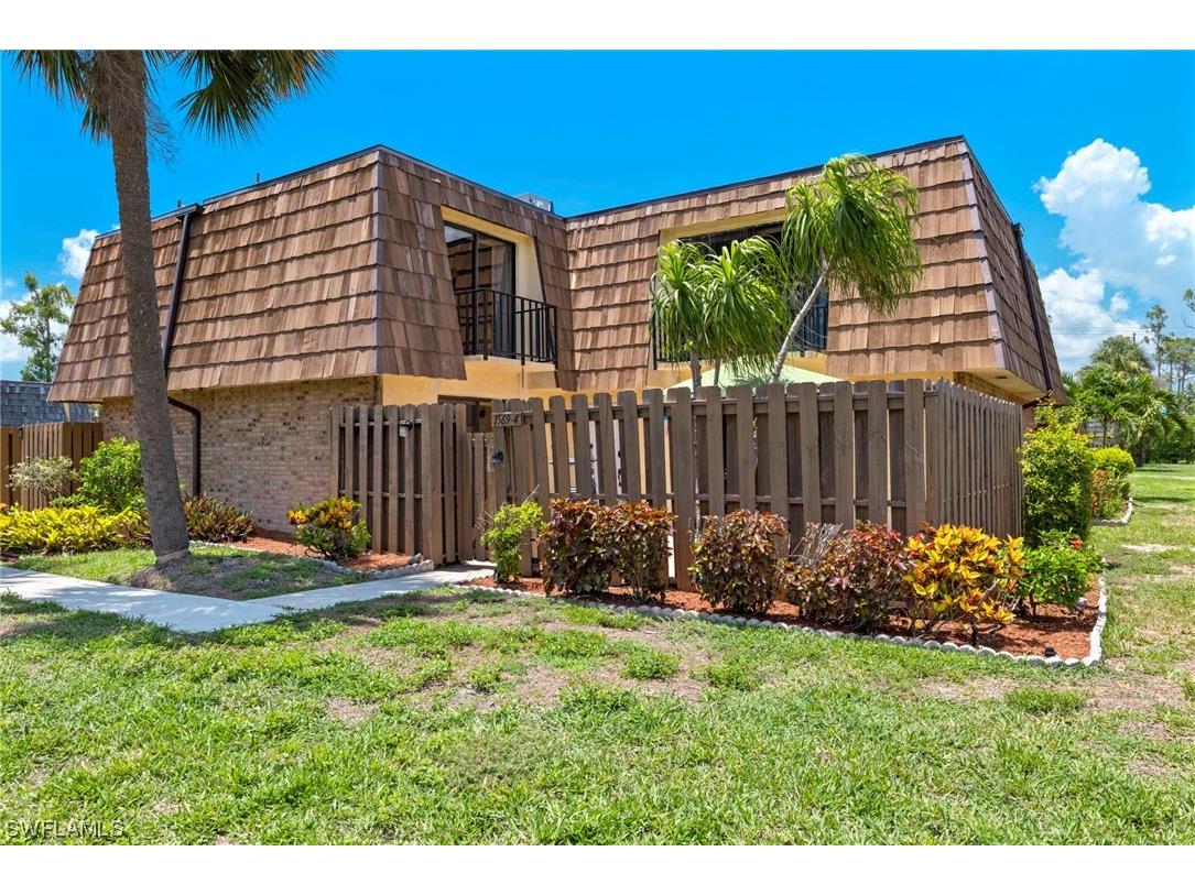 1569 Park Meadows Drive #4 Fort Myers FL 33907 223044384 image1
