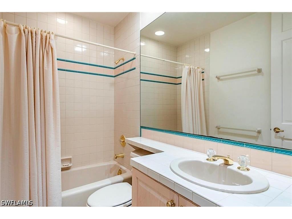 157 Colonade Circle #1002 Naples FL 34103 226022468 image9