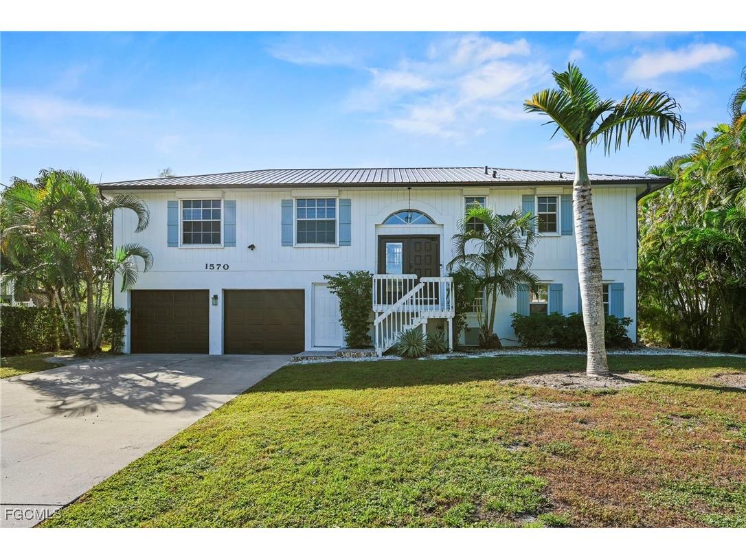 1570 Avion Place Naples FL 34104 2025019172 image1