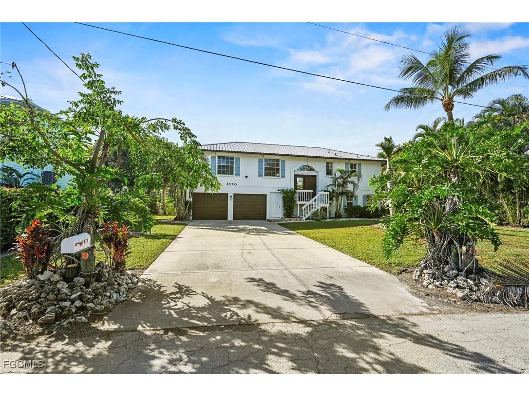 1570 Avion Place Naples FL 34104 2025019172 image2