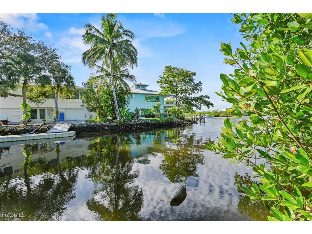 1570 Avion Place Naples FL 34104 2025019172 image29