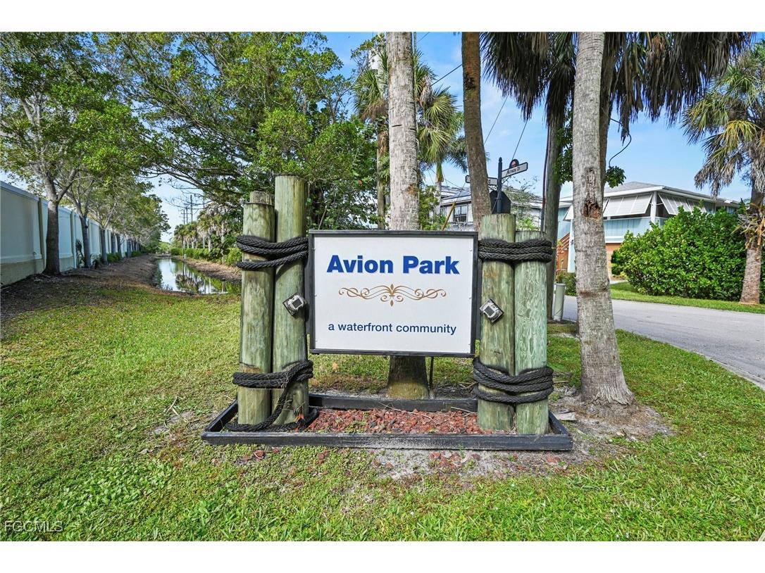 1570 Avion Place Naples FL 34104 2025019172 image30