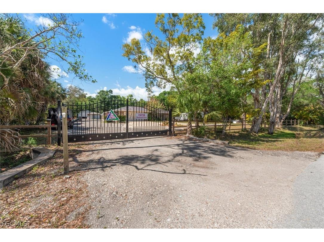 15710 Shamrock Drive Fort Myers FL 33912 2026012279 image1