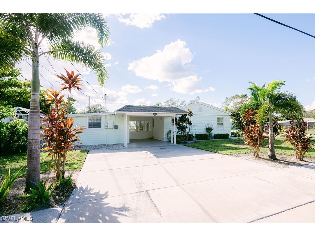 1572 Coconut Drive Fort Myers FL 33901 223073580 image1