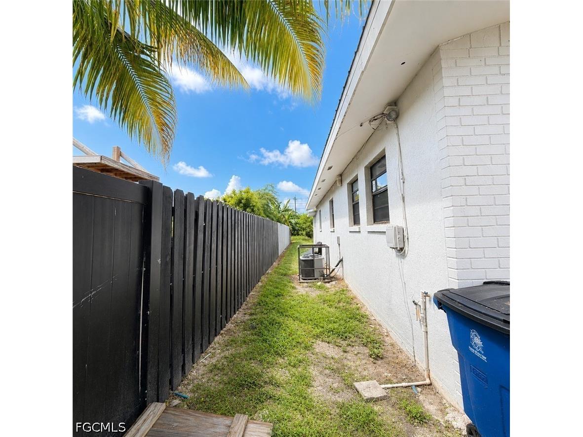1572 Cypress Drive Fort Myers FL 33907 2026028850 image17