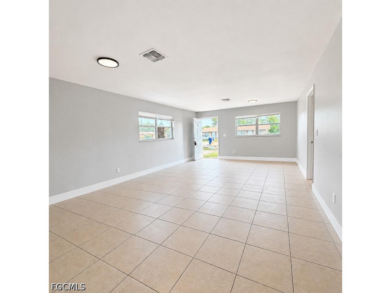 1572 Cypress Drive Fort Myers FL 33907 2026028850 image2