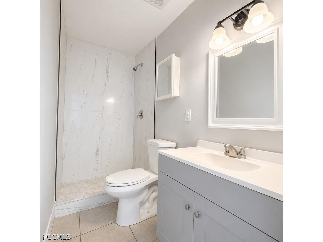 1572 Cypress Drive Fort Myers FL 33907 2026028850 image3