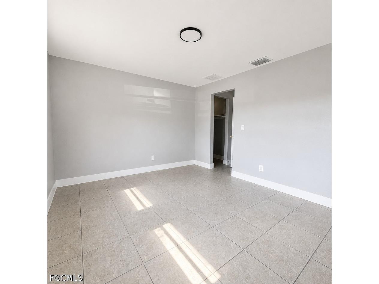 1572 Cypress Drive Fort Myers FL 33907 2026028850 image5