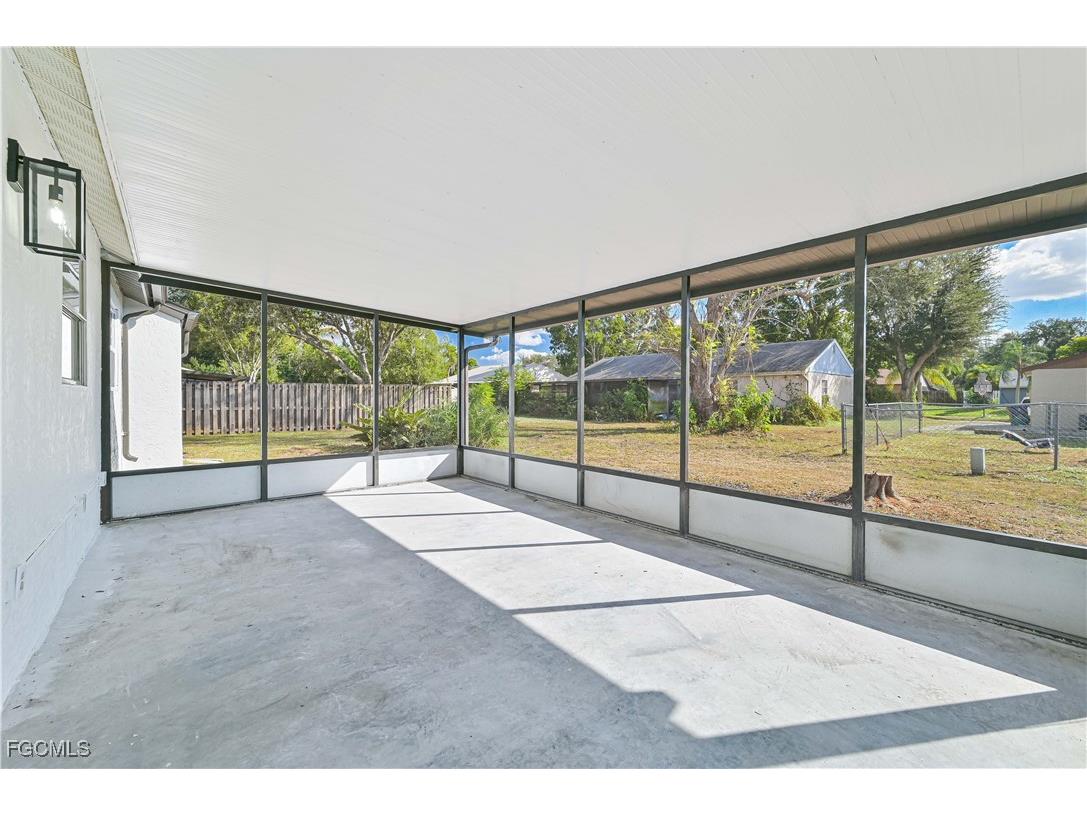 15736 Coral Vine Lane Fort Myers FL 33905 2025022345 image25