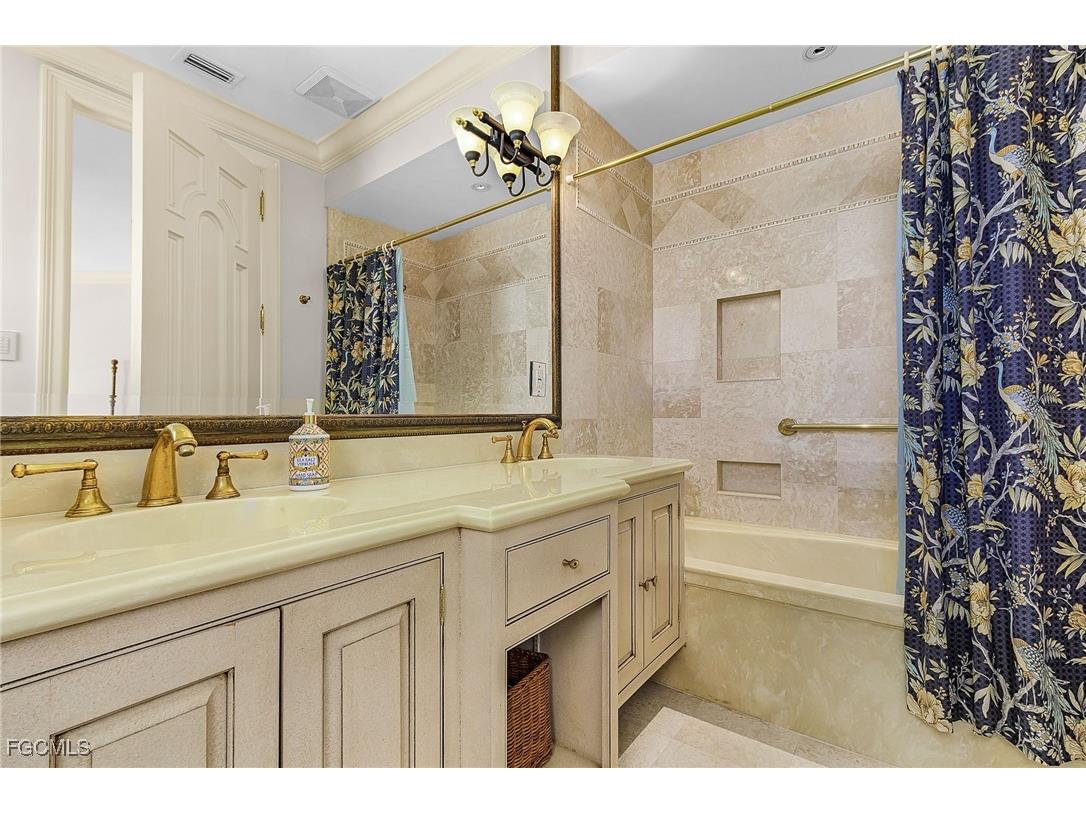 15736 Glenisle Way Fort Myers FL 33912 2026002328 image35