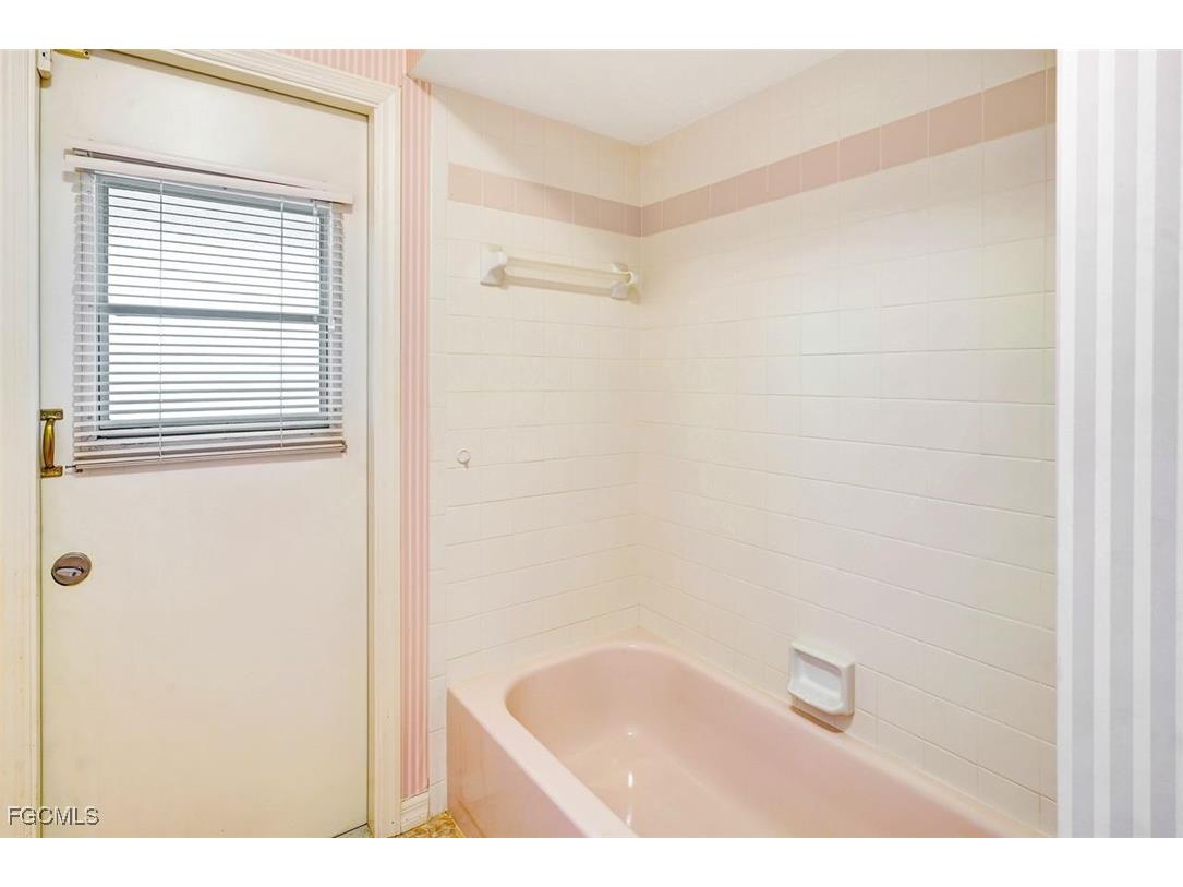 1574 NW 28th Avenue Cape Coral FL 33993 2025015236 image38