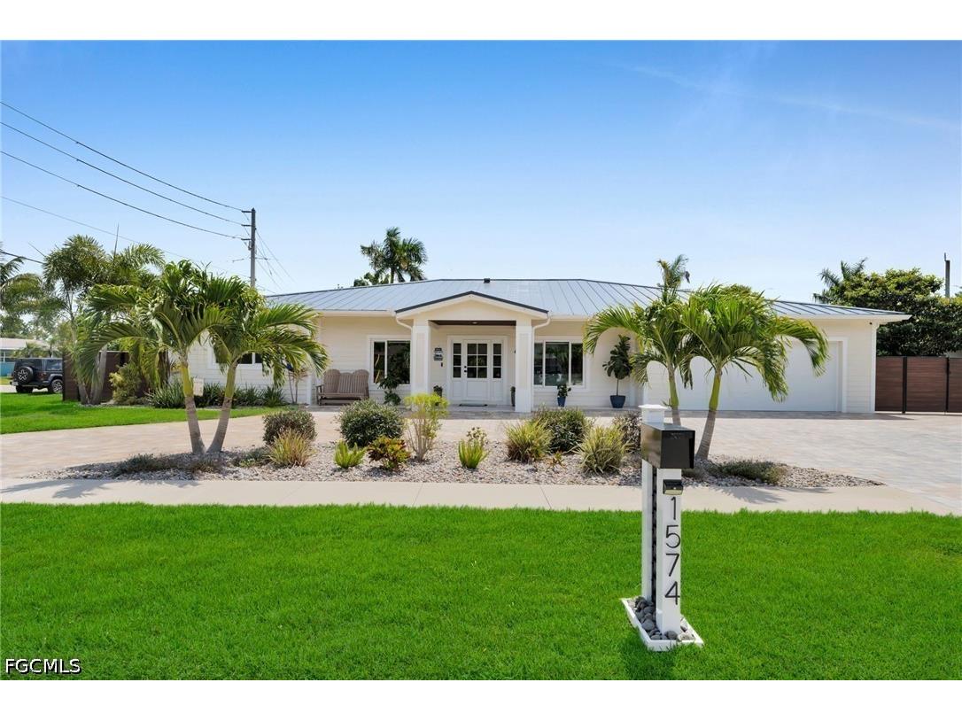 1574 Ricardo Avenue Fort Myers FL 33901 2026016510 image1
