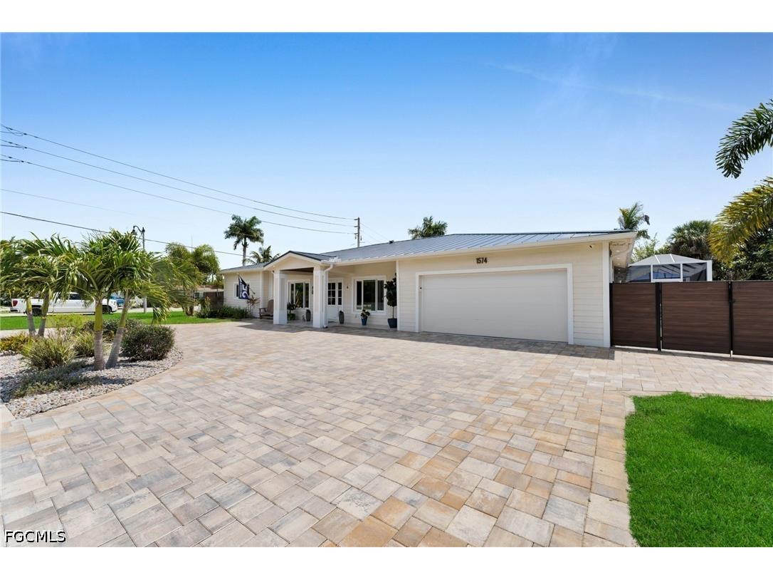 1574 Ricardo Avenue Fort Myers FL 33901 2026016510 image2