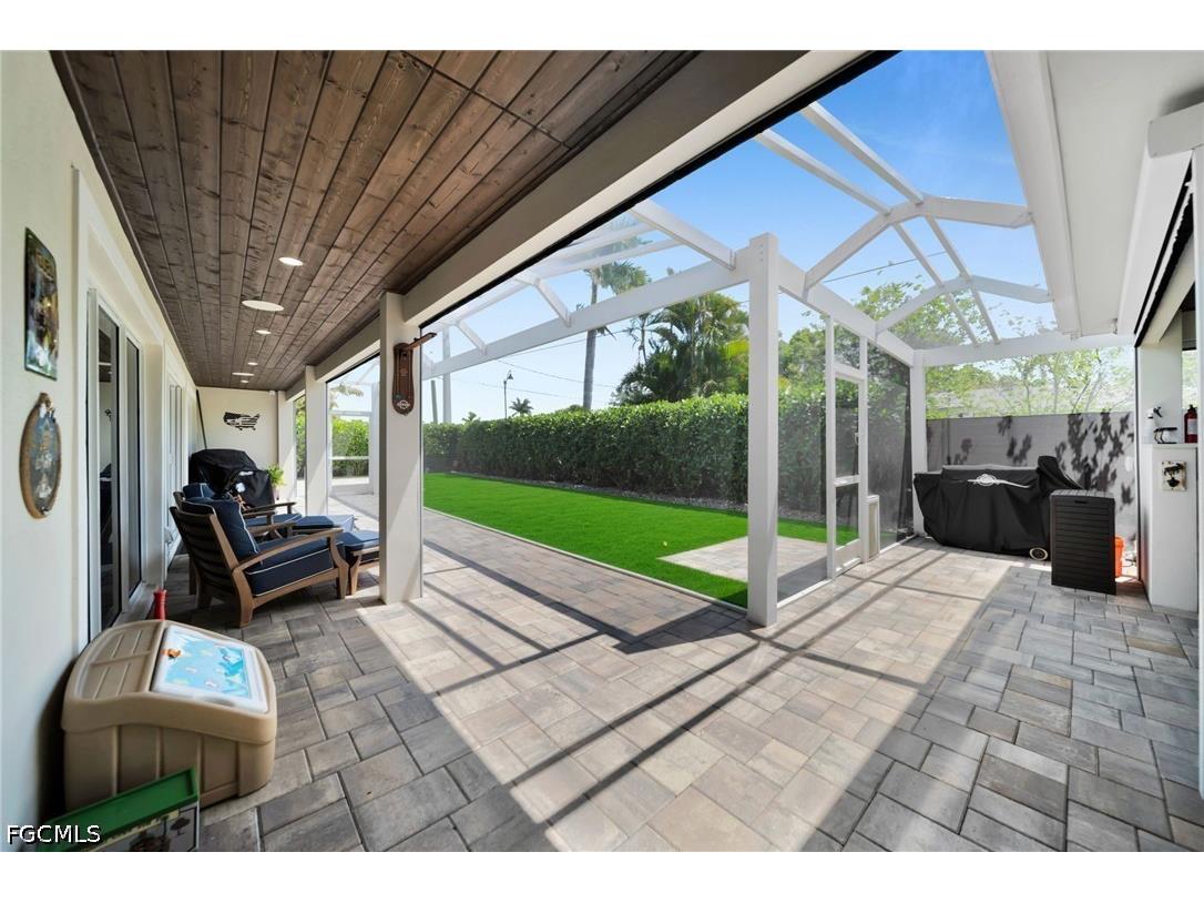 1574 Ricardo Avenue Fort Myers FL 33901 2026016510 image46