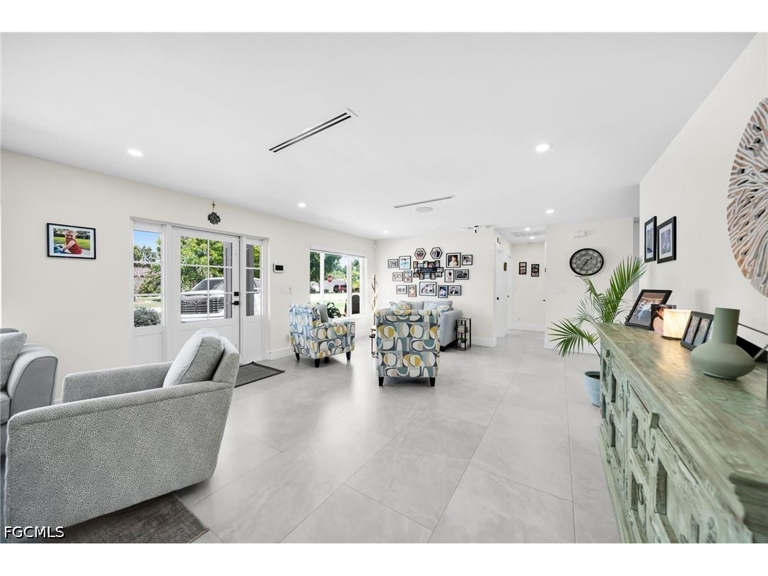 1574 Ricardo Avenue Fort Myers FL 33901 2026016510 image7