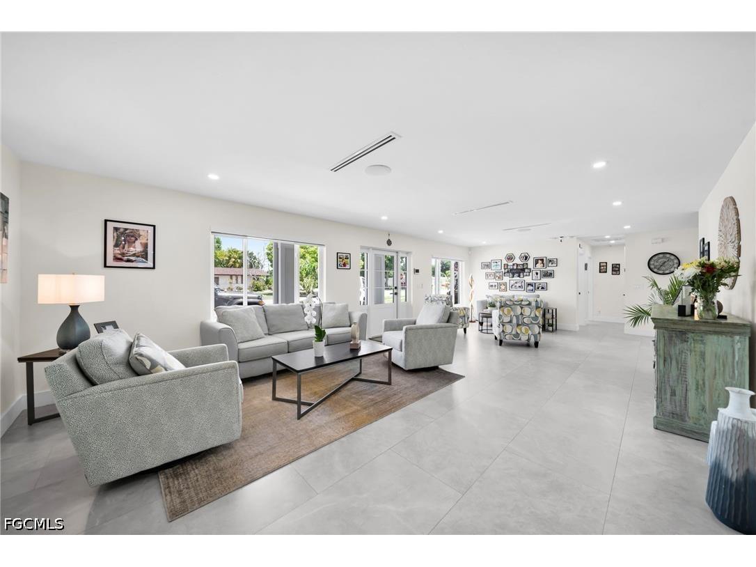 1574 Ricardo Avenue Fort Myers FL 33901 2026016510 image9