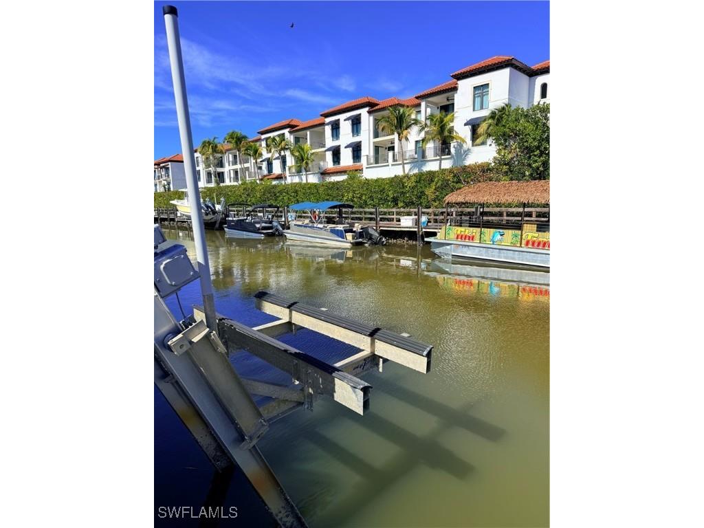 1575 Curlew Avenue W #1 Naples FL 34102 226003015 image5