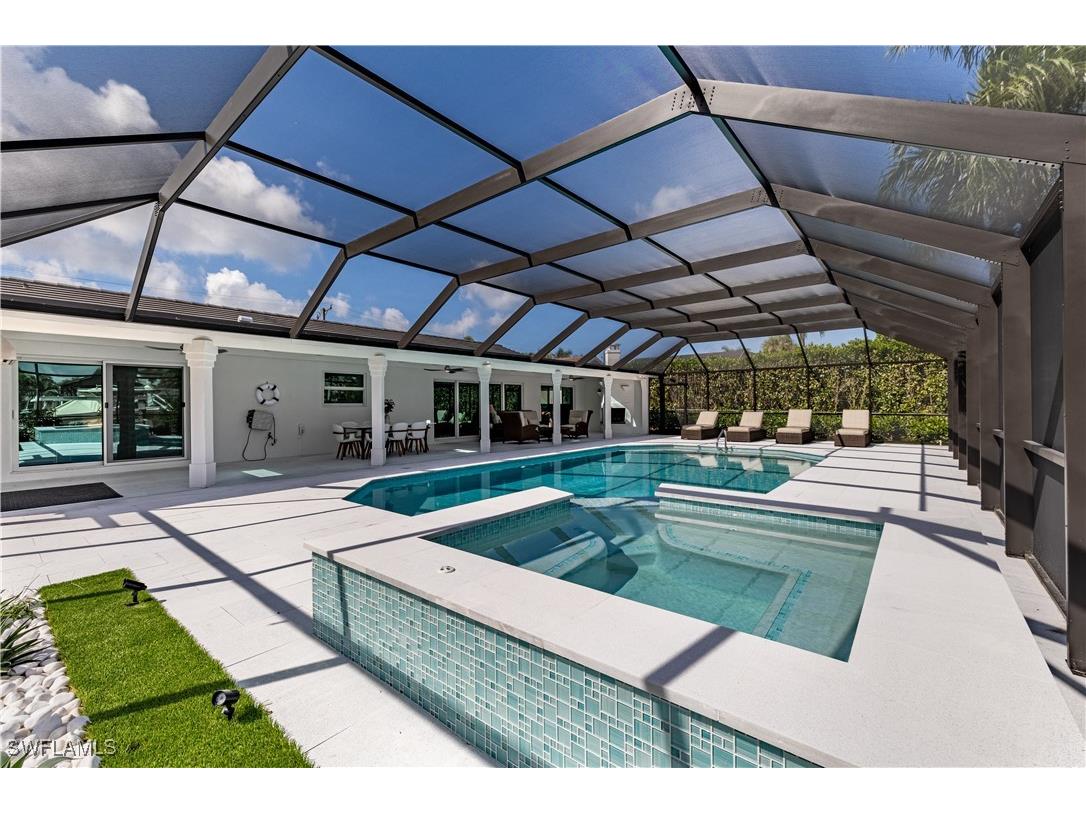 1575 Osprey Avenue Naples FL 34102 225055753 image2