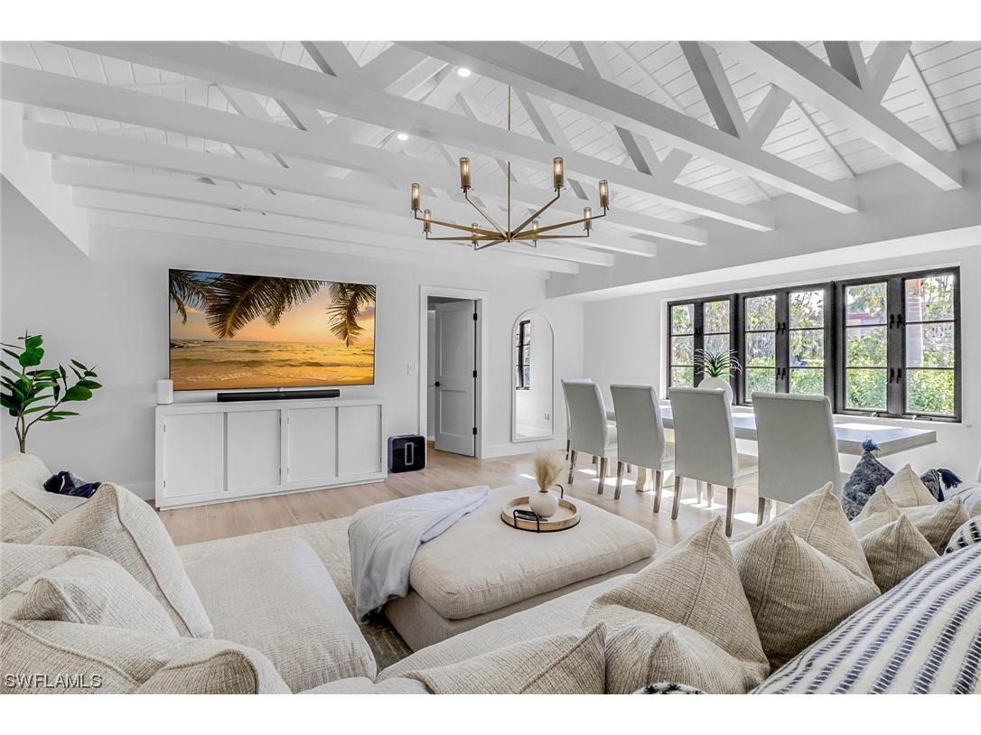 1575 Pelican Avenue Naples FL 34102 223069595 image1