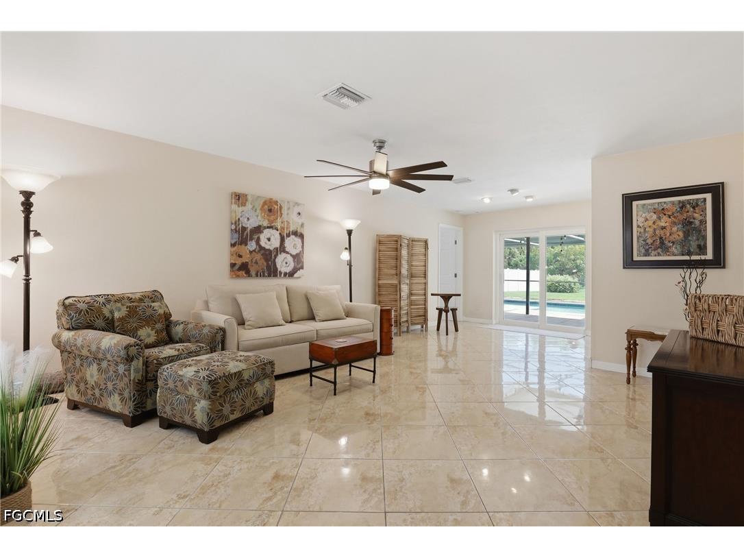 1579 Sautern Drive Fort Myers FL 33919 2026016360 image9