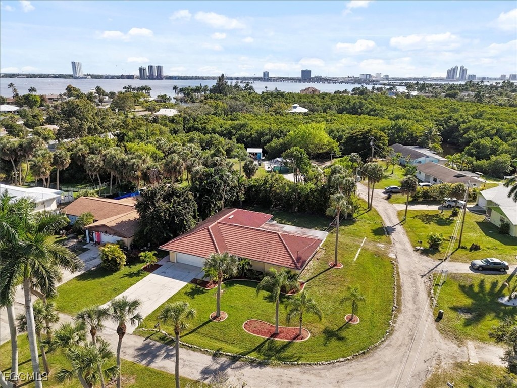 158 Dow Lane North Fort Myers FL 33917 2025025658 image1