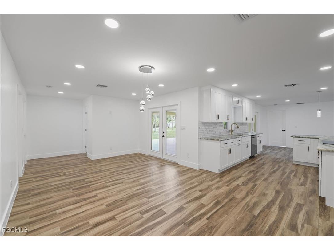 158 Dow Lane North Fort Myers FL 33917 2025025658 image9