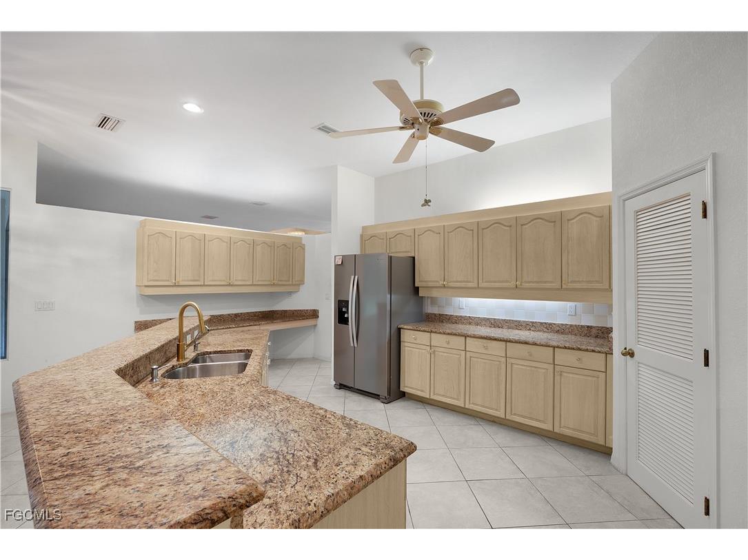 1580 Argyle Drive Fort Myers FL 33919 2026004187 image5