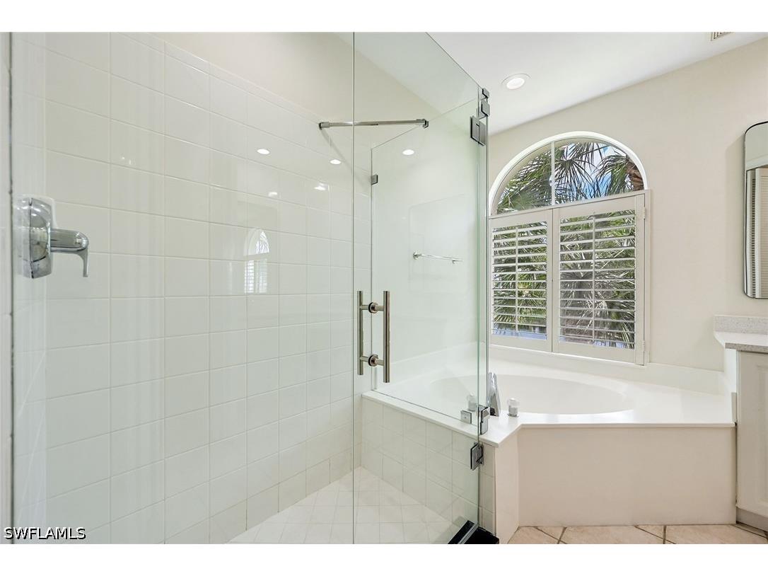 1580 Clermont Drive #L-202 Naples FL 34109 226014173 image19