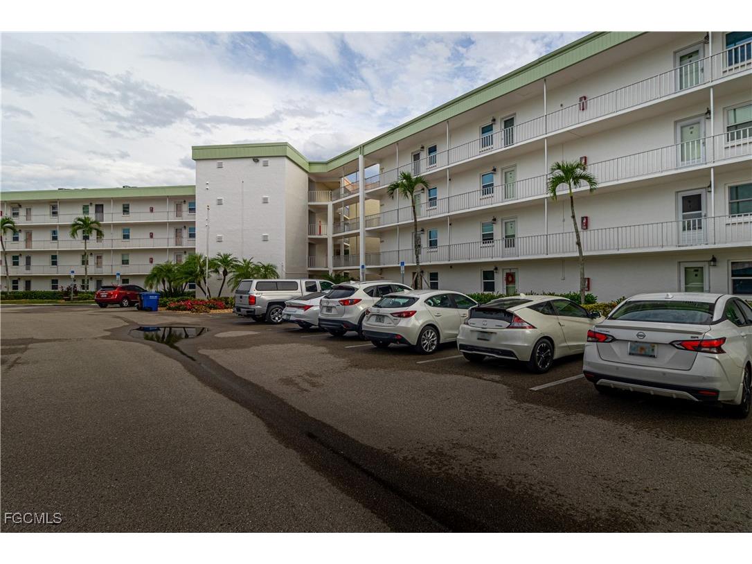 1580 Pine Valley Drive #412 Fort Myers FL 33907 2025012739 image1