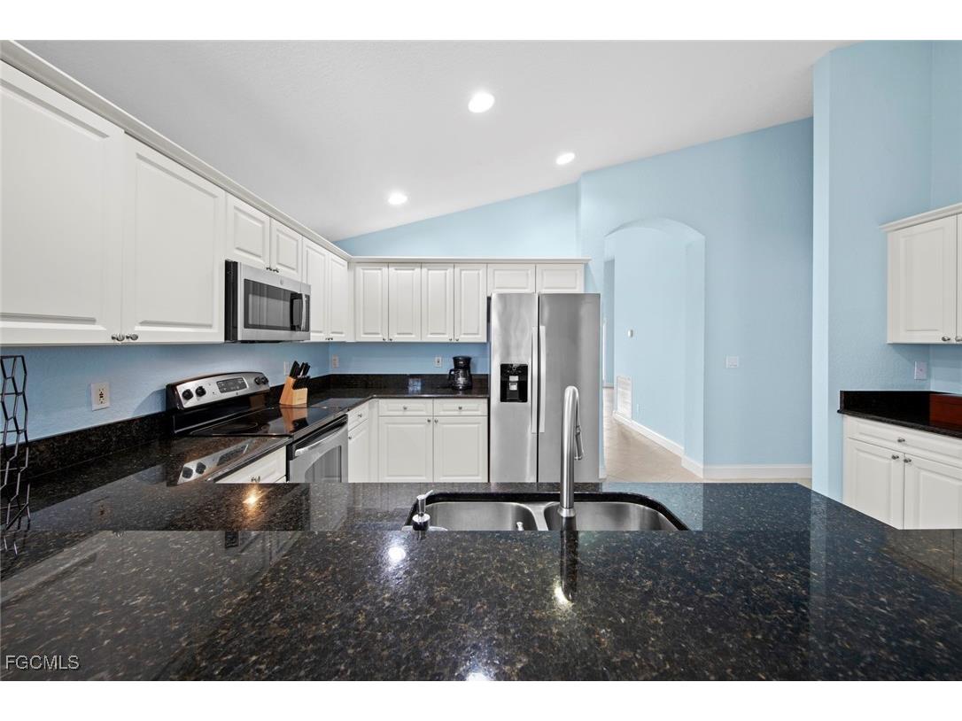 15817 Beachcomber Avenue Fort Myers FL 33908 2025008882 image11