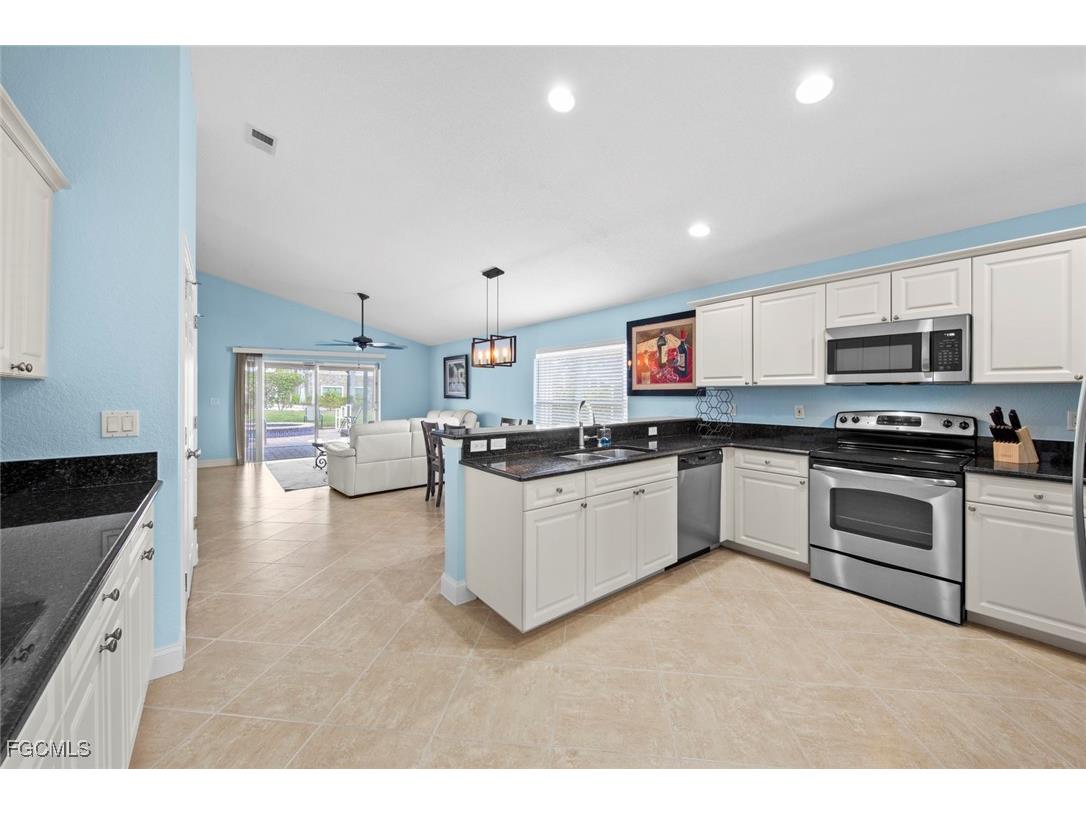 15817 Beachcomber Avenue Fort Myers FL 33908 2025008882 image8