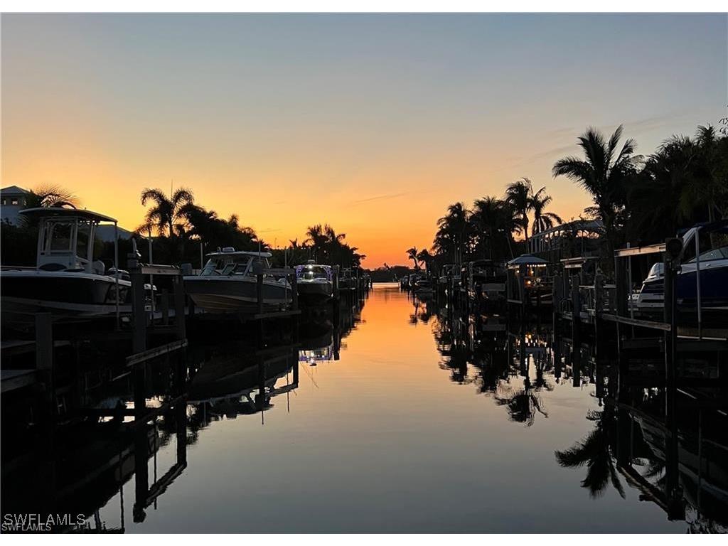 1585 Pelican Avenue Naples FL 34102 225074915 image1