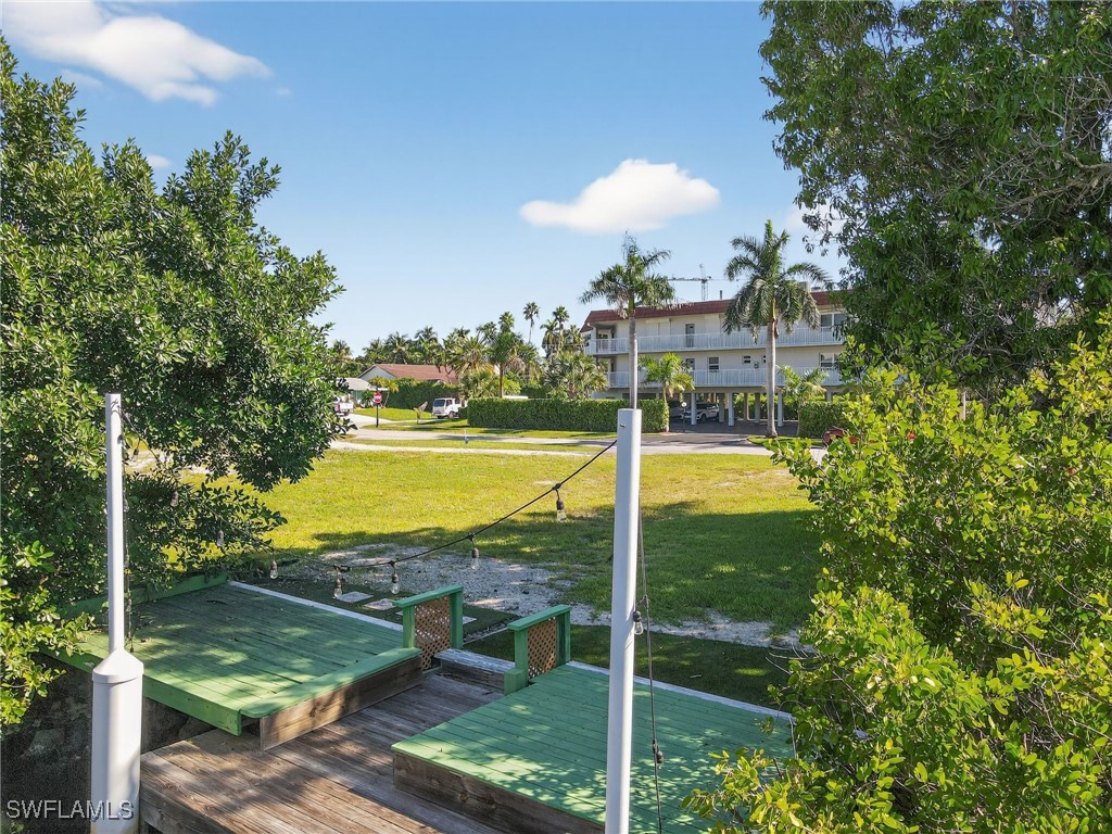 1585 Pelican Avenue Naples FL 34102 225074915 image12