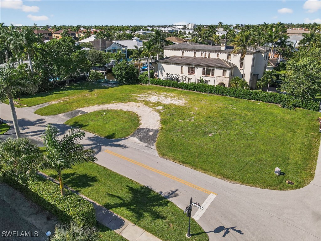 1585 Pelican Avenue Naples FL 34102 225074915 image18