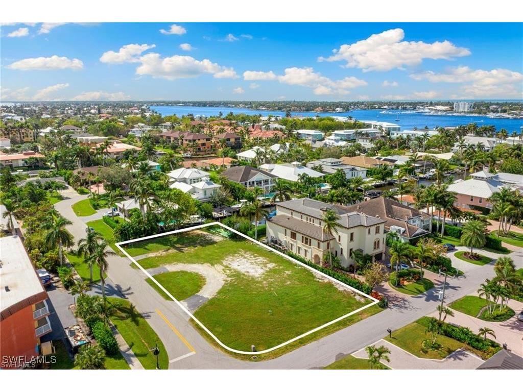 1585 Pelican Avenue Naples FL 34102 225074915 image5