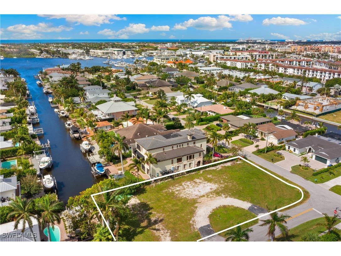 1585 Pelican Avenue Naples FL 34102 226003330 image10