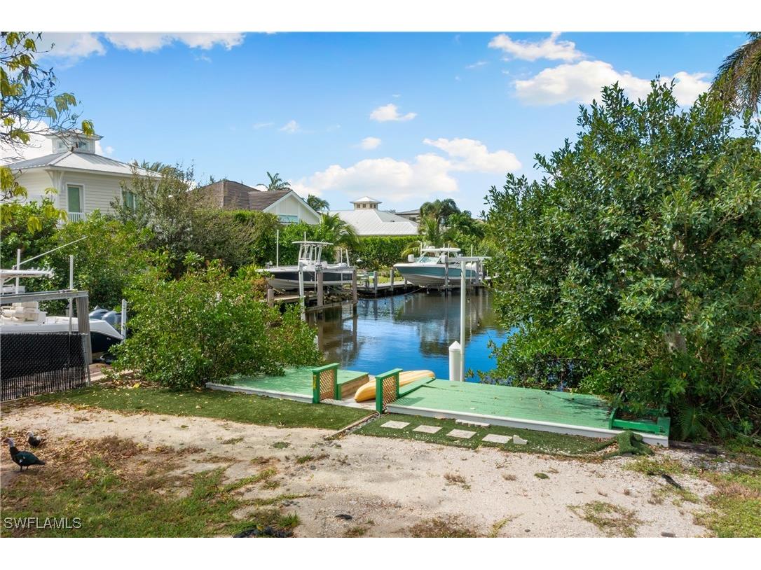 1585 Pelican Avenue Naples FL 34102 226003330 image5