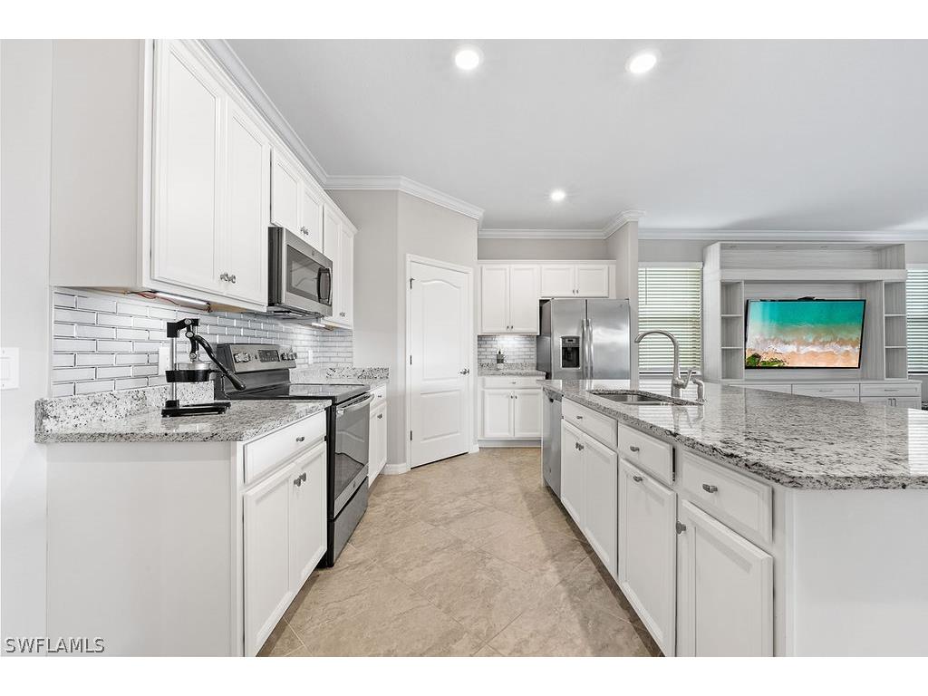 1585 Vizcaya Lane Naples FL 34113 224062869 image1