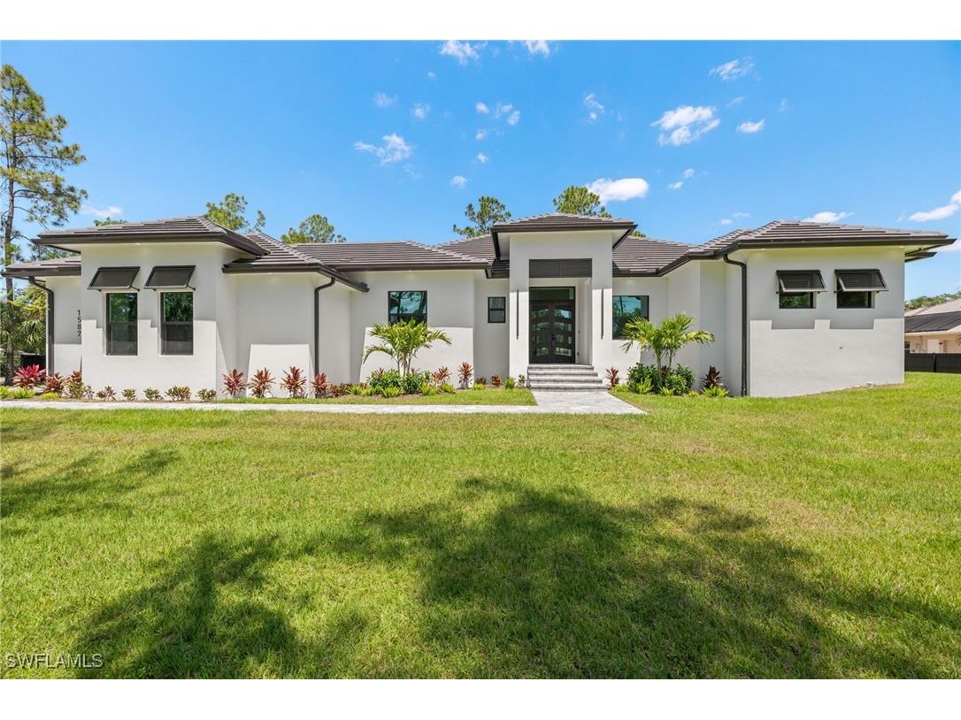 1587 Golden Gate Boulevard W Naples FL 34120 224046424 image1