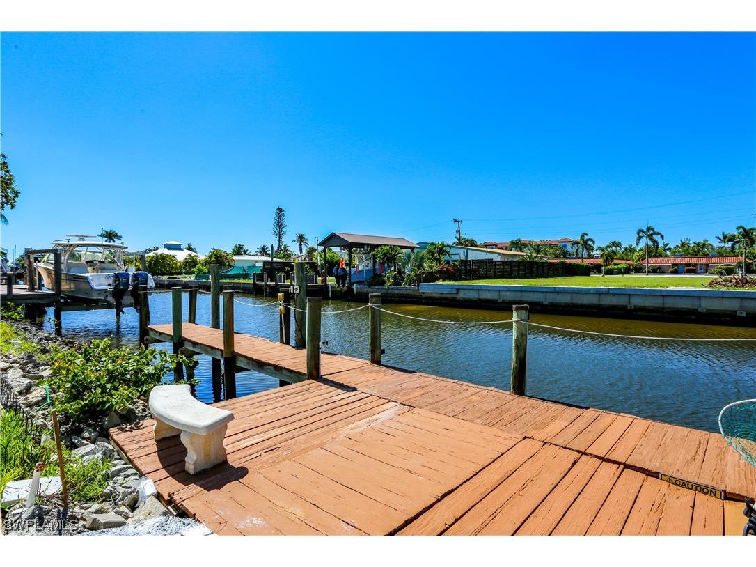 1589 Osprey Avenue Naples FL 34102 223053468 image1