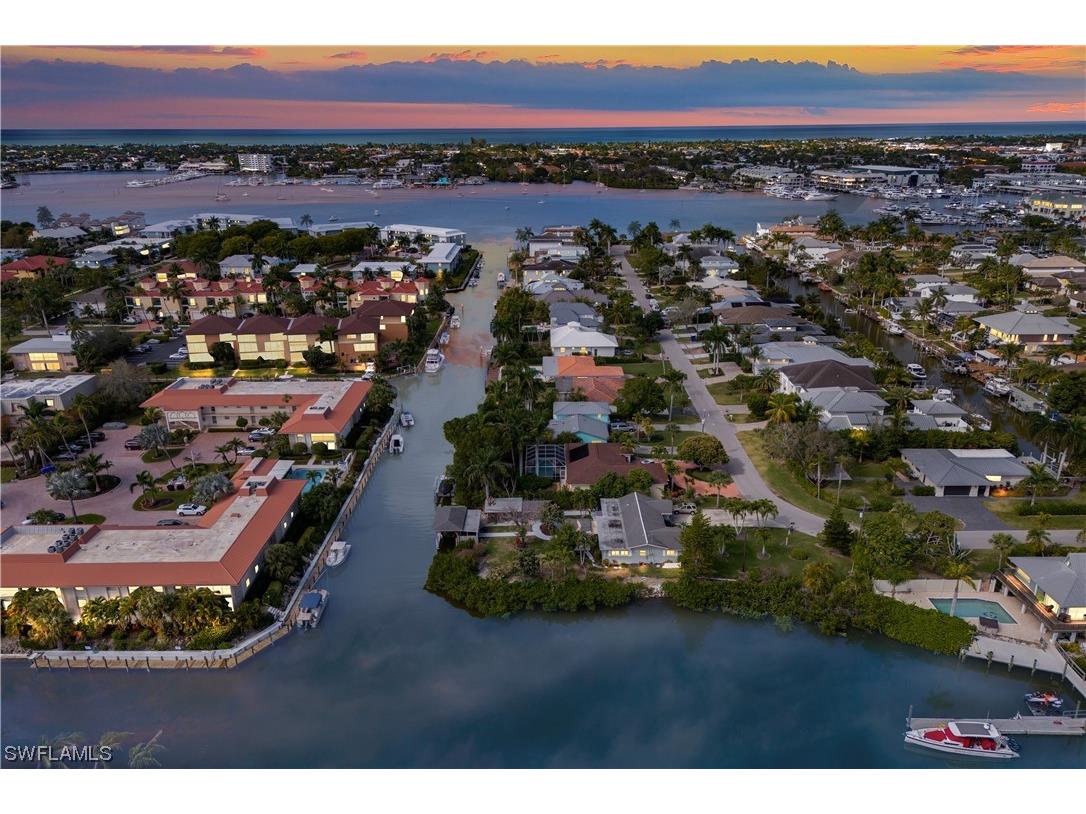 1590 Pelican Avenue Naples FL 34102 223065844 image1