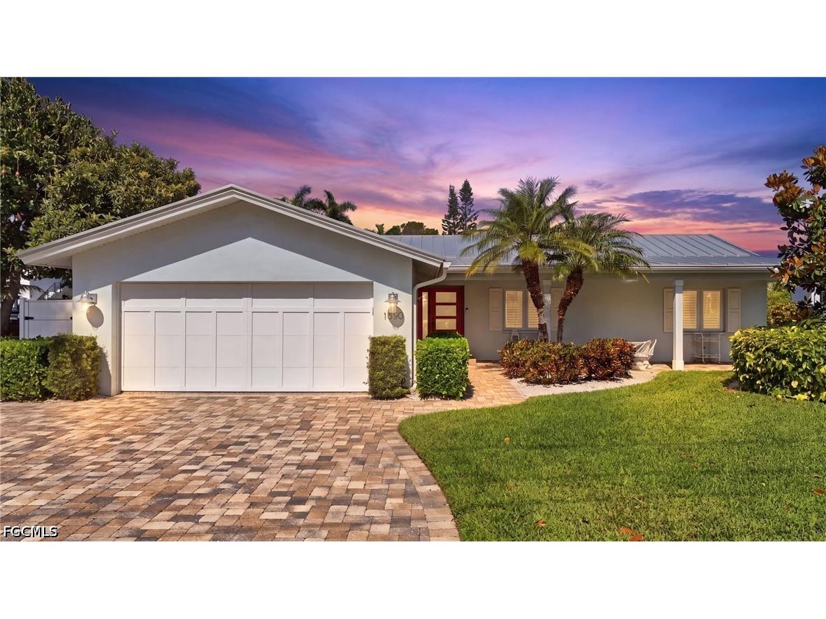 1590 Sandpiper Street Naples FL 34102 2026018875 image1