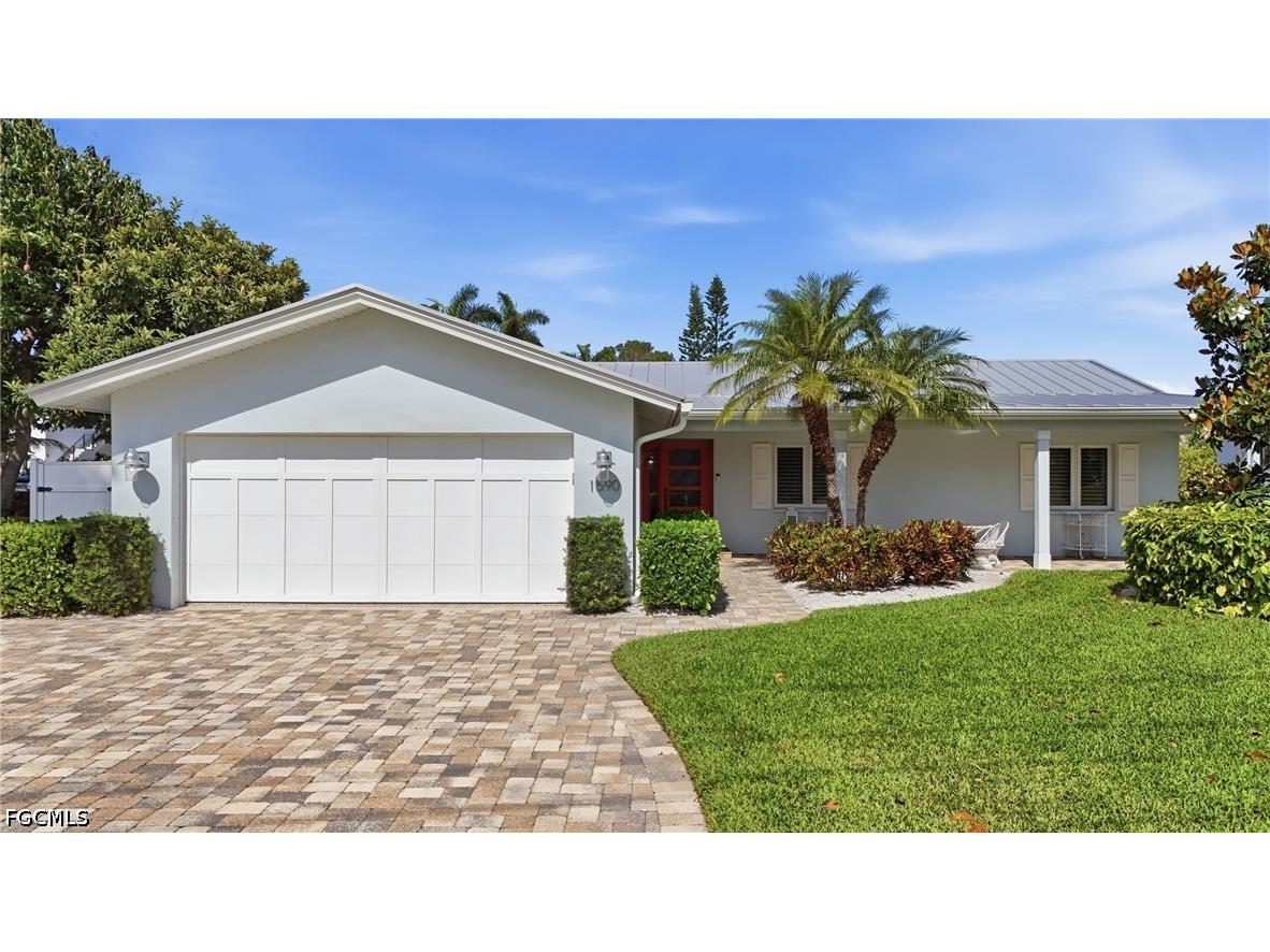 1590 Sandpiper Street Naples FL 34102 2026018875 image2