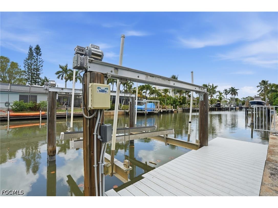1590 Sandpiper Street Naples FL 34102 2026018875 image36