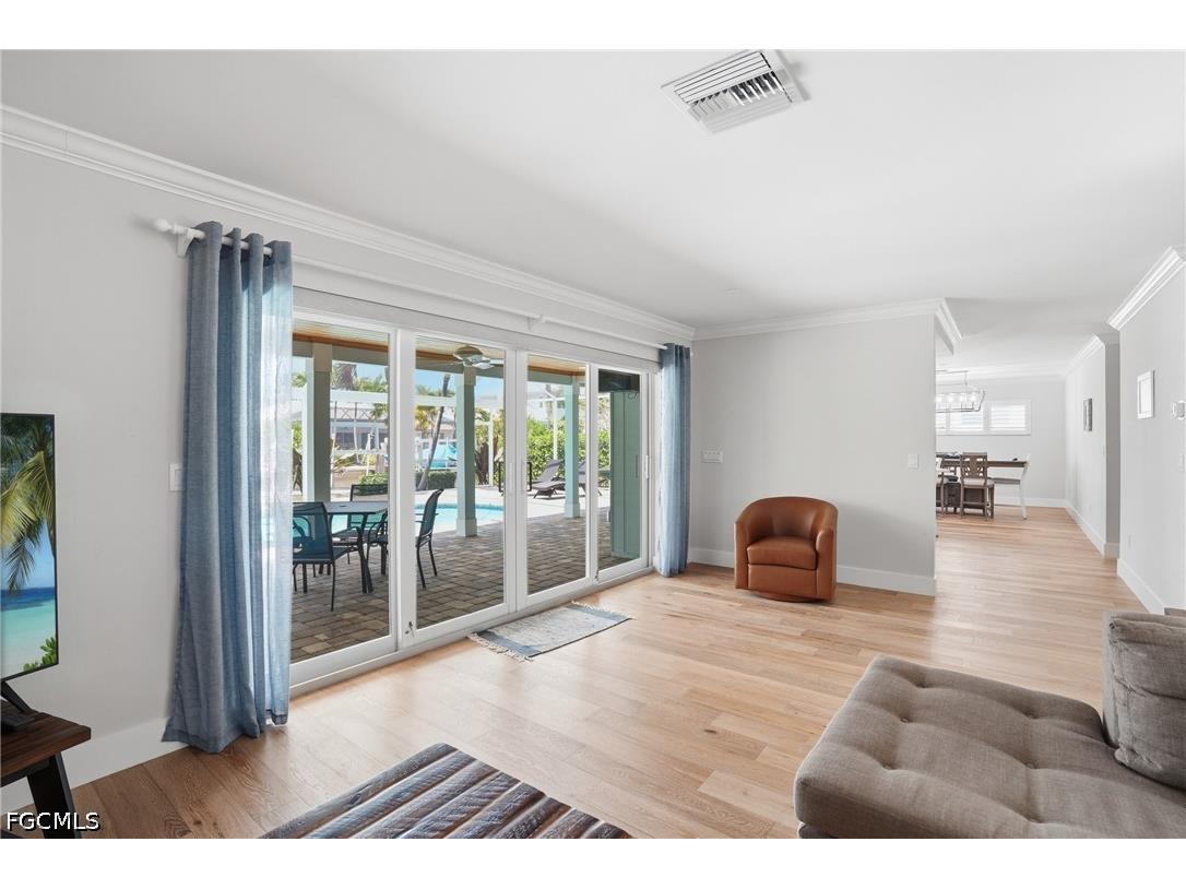 1590 Sandpiper Street Naples FL 34102 2026018875 image9