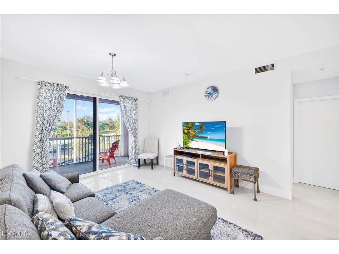15901 Royal Pointe Lane #202 Fort Myers FL 33908 2026001174 image5